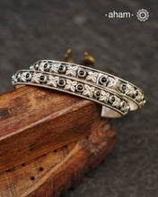 Green Flower Everyday wear silver bangles crafted in 92.5 silver. Works great when stacked with other bangles or even just by itself.