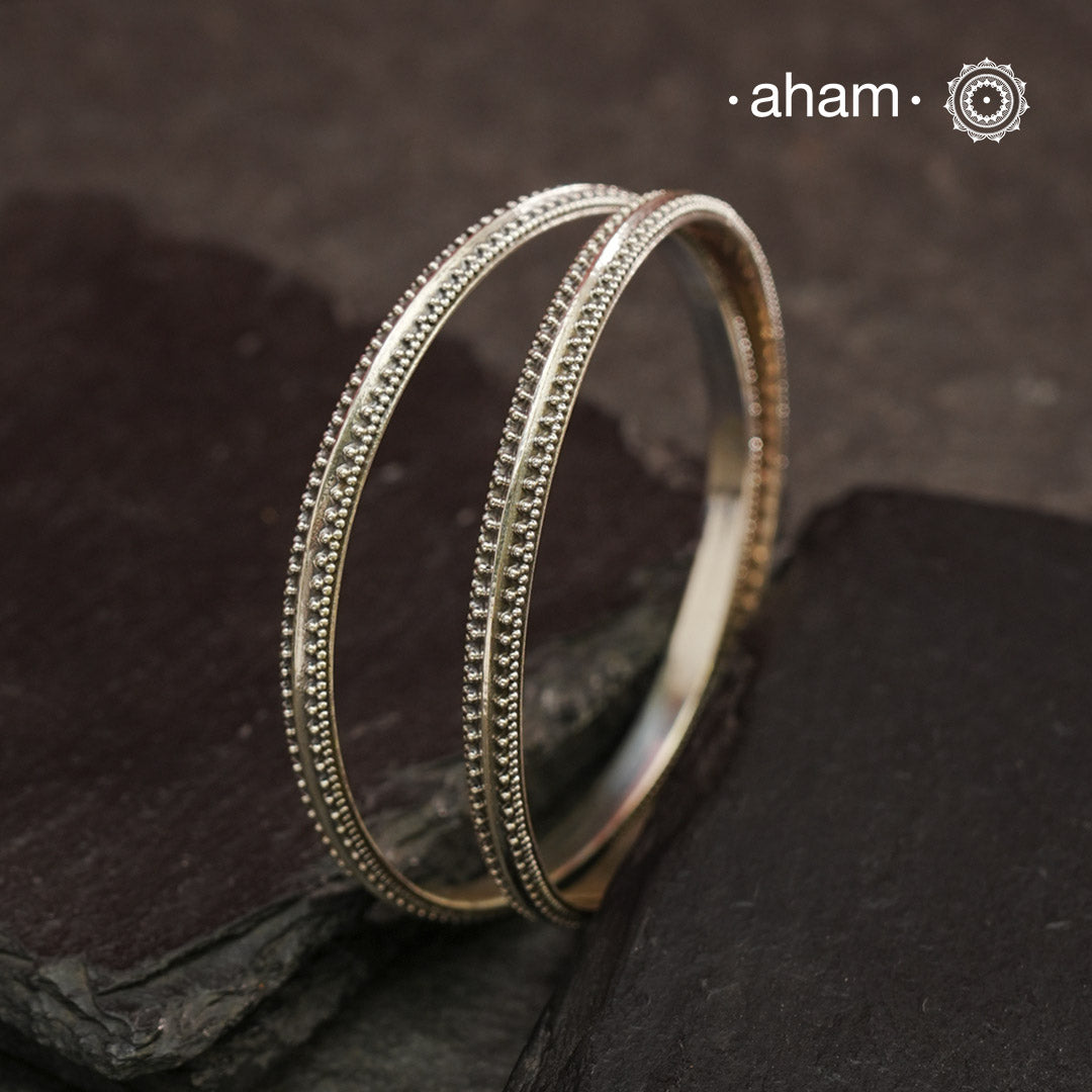 Rava work Everyday wear silver bangles crafted in 92.5 silver. Works great when stacked with other bangles or even just by itself.