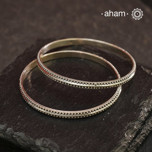 Rava work Everyday wear silver bangles crafted in 92.5 silver. Works great when stacked with other bangles or even just by itself.