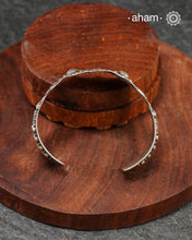 Handcrafted Mewad 92.5 sterling silver kada with intricate detailing on it.
Classic statement pieces which are a must have in every jewellery lovers collection.