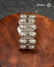 Handcrafted Mewad 92.5 sterling silver kada with intricate motifs.
Classic statement pieces which are a must have in every jewellery lovers collection.