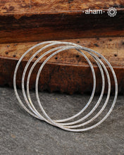 Classic Plain silver flat bangles in 92.5 silver. Comes as a set of 4 bangles.