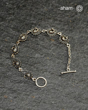 Peacock link bracelet in 92.5 silver