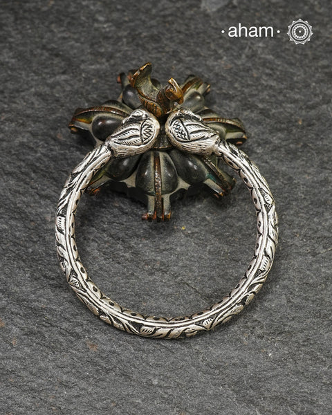 92.5 sterling silver handcrafted kada with Chitai carving work from Rajasthan.
Classic pieces which are a must have in every jewellery lovers collection.