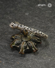 92.5 sterling silver handcrafted kada with Chitai carving work from Rajasthan.
Classic pieces which are a must have in every jewellery lovers collection.