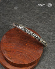 92.5 sterling silver handcrafted kada with Chitai carving work from Rajasthan.Classic pieces which are a must have in every jewellery lovers collection.