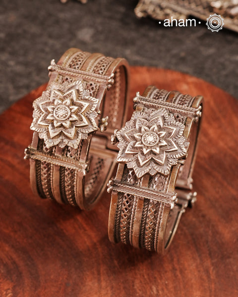 Vintage Orissa Lotus Silver Kada (Size 2.6)