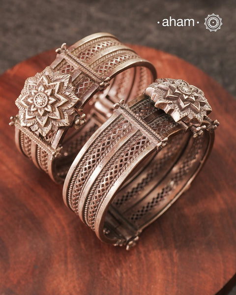 Vintage Orissa Lotus Silver Kada (Size 2.6)