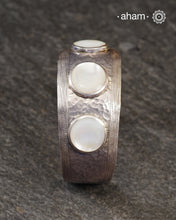One of a kind statement wearable art pieces.
92.5 silver hand kada with mother of pearl

The price is for one piece kada only.