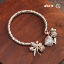 Up your wrist game with the A.M P.M Silver bracelet! The charm bracelet, complete with a beautiful weave pattern inspired by Thai craftsmanship. Perfect for adding a playful touch to any outfit. These are crafted in the finest 92.5 silver
The price is for one piece only.