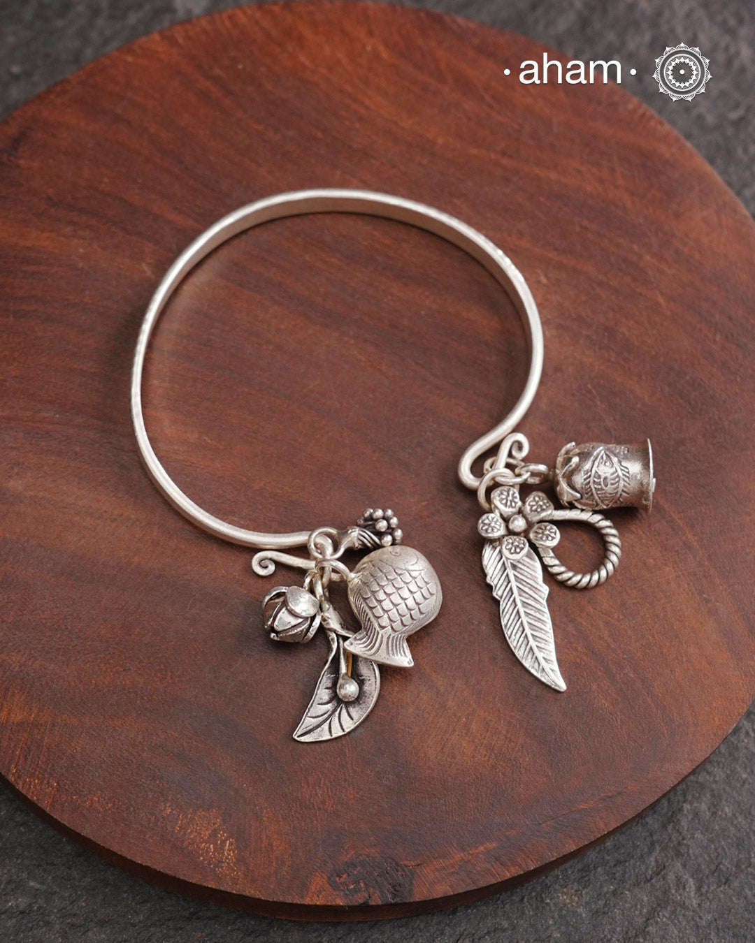 Up your wrist game with the A.M P.M Silver bracelet! The charm bracelet is crafted by Thai craftsman, Perfect for adding a playful touch to any outfit. These are crafted in the finest 92.5 silver. The price is for one piece only.