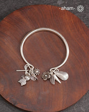 Up your wrist game with the A.M P.M Silver bracelet! The charm bracelet is crafted by Thai craftsman, Perfect for adding a playful touch to any outfit. These are crafted in the finest 92.5 silver. The price is for one piece only.