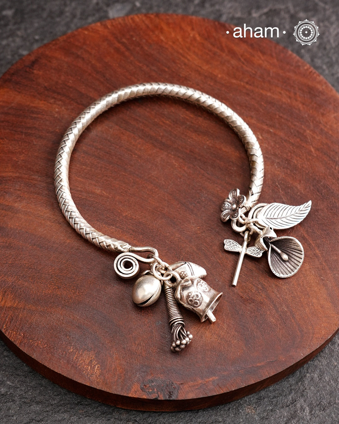 Up your wrist game with the A.M P.M Silver bracelet! The charm bracelet is crafted by Thai craftsman, Perfect for adding a playful touch to any outfit. These are crafted in the finest 92.5 silver.
The price is for one piece only.