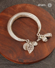 Up your wrist game with the A.M P.M Silver bracelet! The charm bracelet, complete with a beautiful weave pattern inspired by Thai craftsmanship. Perfect for adding a playful touch to any outfit. These are crafted in the finest 92.5 silver

The price is for one piece only.