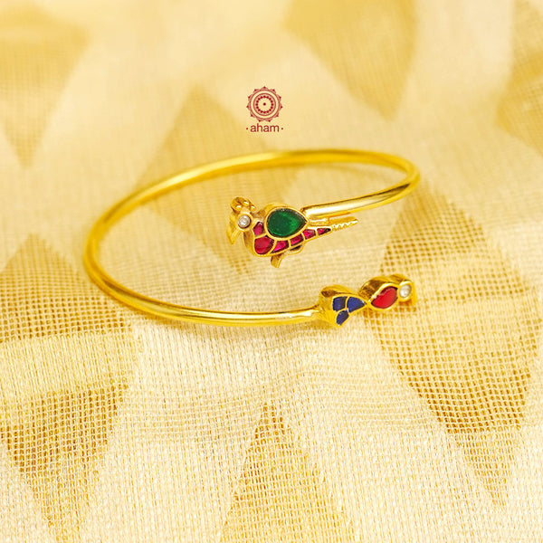Beautiful, fun, lightweight twist & wear bracelets. Handcrafted in silver with gold polish and perfect kundan highlights. Wear them alone or stack them. They are also great budget buys that you can gift your loved ones this festive season
