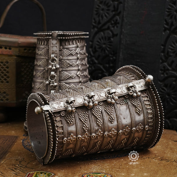 Handcrafted vintage silver long kada. Beautiful piece from a bygone era, that bring back memories and stories of that time.   Tubular armlets typically for the forearm. Can be worn as a kada as well Very popular in the regions of Gujarar, Rajasthan, Punjab and Pakistan