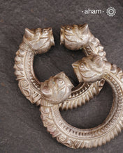 Vintage silver kada with intricate work, handcrafted by skilful artisans. Beautiful piece from a bygone era, that bring back memories and stories of that time.