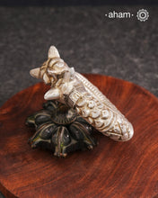 Vintage silver kada with intricate work, handcrafted by skilful artisans. Beautiful piece from a bygone era, that bring back memories and stories of that time. 