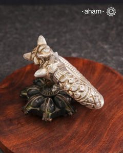 Vintage silver kada with intricate work, handcrafted by skilful artisans. Beautiful piece from a bygone era, that bring back memories and stories of that time. 