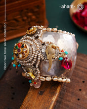 One of a kind statement wearable art pieces.
An eclectic mix of elements, with a play of colours, textures, forms and workmanship. Crafted in 92.5 Sterling Silver with two tones that make thesehandcuffs so versatile and unique. Modern Heirloom pieces that can be worn across generations. The price is for one piece kada only.