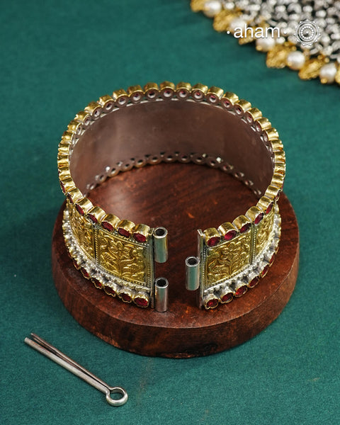 Noori Two Tone Silver Cuff (Size: 2.5, Openable)