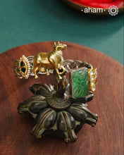 Noori Cow hand cuff with a play of colours, textures, forms and workmanship. Crafted in 92.5 Sterling Silver with two tones that make them so versatile and unique.
