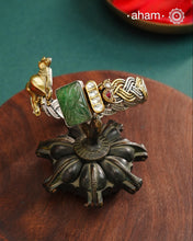 Noori Cow hand cuff with a play of colours, textures, forms and workmanship. Crafted in 92.5 Sterling Silver with two tones that make them so versatile and unique.
