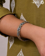 Noori Two Tone Silver Hand Cuff