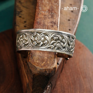 Handcrafted Ira 92.5 sterling silver kada with Lapiz highlights and Chitai work all over Minimal modern pieces that are great for stacking.