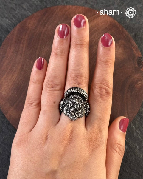 The most intricate Nakshi silver ring depicting Lord Krishna dancing on the serpent with yali figure on each side. Crafted in 92.5 silver.&nbsp;