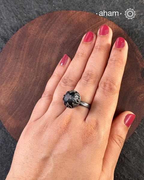 Handcrafted Ring in 92.5 sterling silver with fine rava work.&nbsp;
The ring make a soothing sound when moved.&nbsp;
