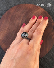 Handcrafted Ring in 92.5 sterling silver with fine rava work.&nbsp;
The ring make a soothing sound when moved.&nbsp;