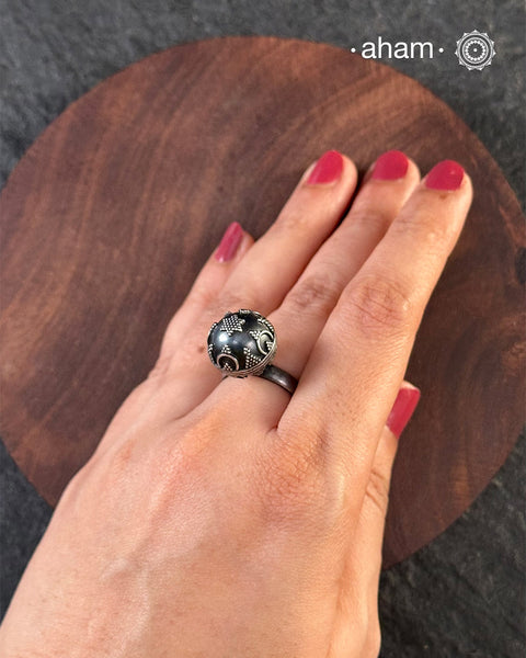 Handcrafted Ring in 92.5 sterling silver with fine rava work.&nbsp;
The ring make a soothing sound when moved.&nbsp;