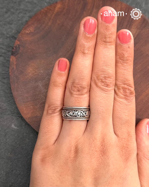 Handcrafted Mewad adjustable ring in 92.5 sterling silver.