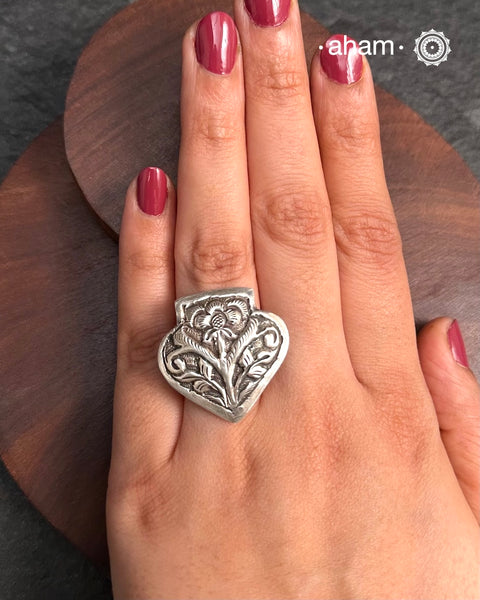 Handcrafted Mewad adjustable ring in 92.5 sterling silver.