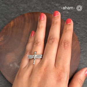 Adjustable Ring in 92.5 sterling silver.Perfect piece to add some glamour to your look.