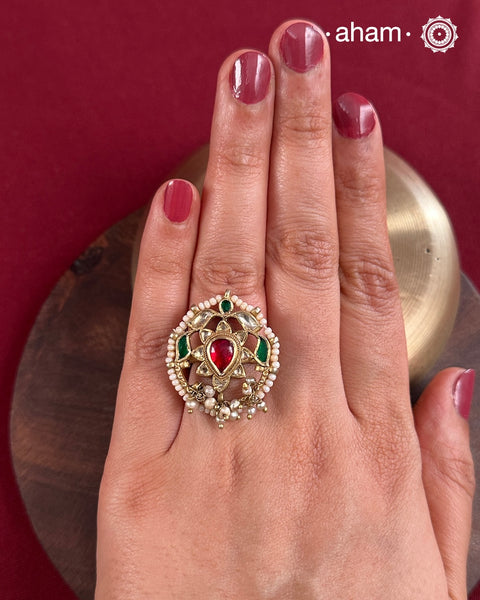 Festive gold polish adjustable ring, handcrafted in silver. Perfect for special occasions and festivities.