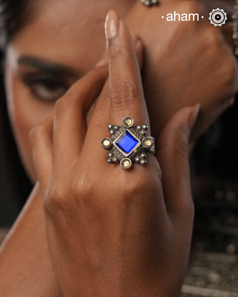 There is something so alluring about vintage tribal jewellery. They carry stories of the place and people they below to. This beautiful vintage Tribal silver ring from Rajasthan will be a great addition to your collection.&nbsp;Pair it up with some neutral colours to pop it out or blend it in with more colours, your choice.&nbsp;It may have slight irregularities because it is a one-of-a-kind vintage piece.