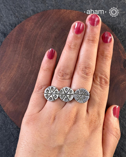 There is something so alluring about vintage tribal jewellery. They carry stories of the place and people they belong to. This beautiful vintage Tribal two finger silver ring from Rajasthan will be a great addition to your collection.
It may have slight irregularities because it is a one-of-a-kind vintage piece.
