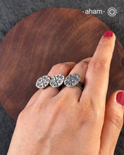 There is something so alluring about vintage tribal jewellery. They carry stories of the place and people they belong to. This beautiful vintage Tribal two finger silver ring from Rajasthan will be a great addition to your collection.
It may have slight irregularities because it is a one-of-a-kind vintage piece.