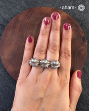 There is something so alluring about vintage tribal jewellery. They carry stories of the place and people they belong to. This beautiful vintage Tribal two finger silver ring from Rajasthan will be a great addition to your collection.
It may have slight irregularities because it is a one-of-a-kind vintage piece.