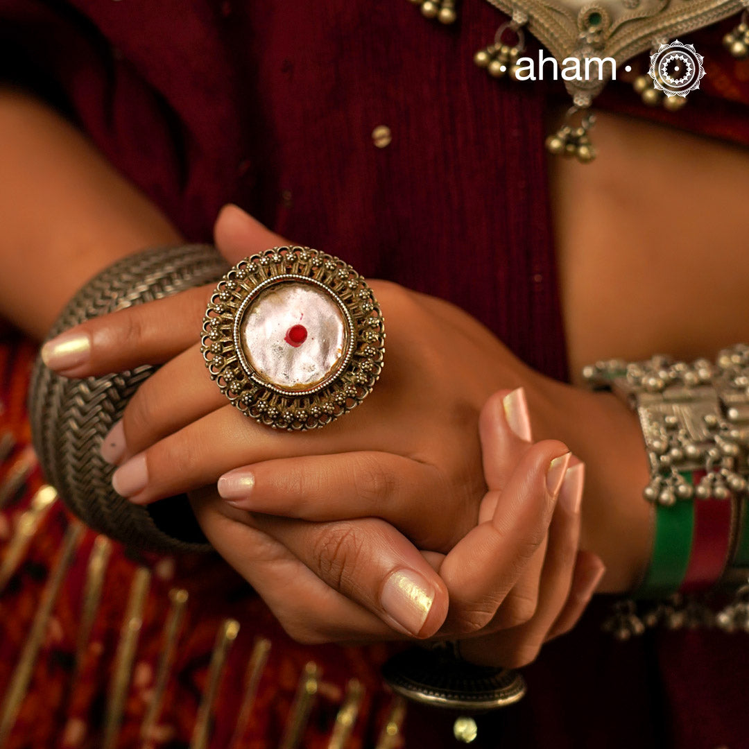 There is something so alluring about vintage tribal jewellery. They carry stories of the place and people they below to.This beautiful Arsi glass vintage Tribal silver ring from Rajasthan will be a great addition to your collection.It may have slight irregularities because it is a one-of-a-kind vintage piece.