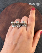 There is something so alluring about vintage tribal jewellery. They carry stories of the place and people they belong to. This beautiful vintage Tribal two finger silver ring from Rajasthan will be a great addition to your collection.
It may have slight irregularities because it is a one-of-a-kind vintage piece.