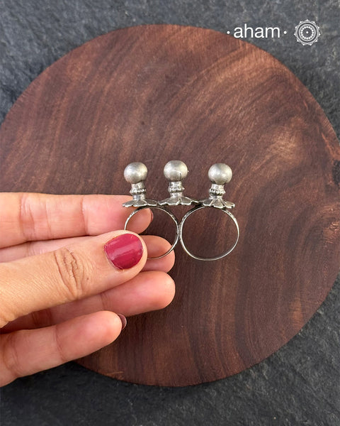 There is something so alluring about vintage tribal jewellery. They carry stories of the place and people they belong to. This beautiful vintage Tribal two finger silver ring from Rajasthan will be a great addition to your collection.
It may have slight irregularities because it is a one-of-a-kind vintage piece.