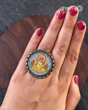 92.5 Sterling silver ring with an intricate hand painted Ganesha in vibrant colours.&nbsp;