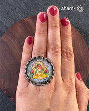 92.5 Sterling silver ring with an intricate hand painted Ganesha in vibrant colours.&nbsp;