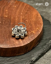 Silver Wired Nosepin for pierced noses.