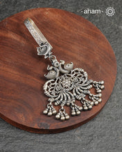 Handcrafted key chain in 92.5 sterling silver&nbsp;with elegant peacocks. Also known as Challah, Juda, Chatka and Guchha.