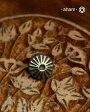 Silver Wired Nosepin for pierced noses.