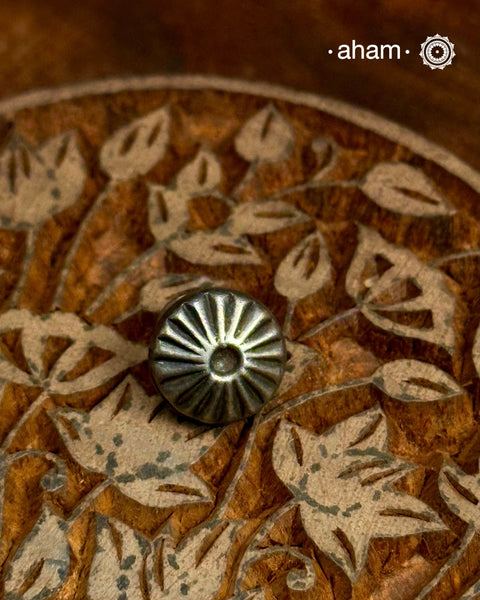 Silver Wired Nosepin for pierced noses.